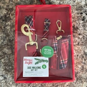 Red plaid collar and leash set